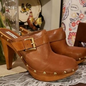 Steve Madden clogs